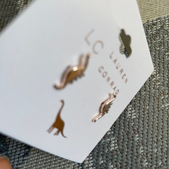 NWT Lauren Conrad Dinoasaur Rose Gold Earrings - Picture 5 of 5